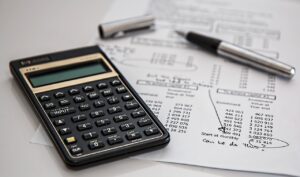 金融業に活用できるGPTs